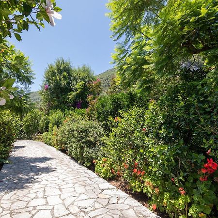 Ionian Garden Villas - Villa Pietra เวนิทเซส ภายนอก รูปภาพ