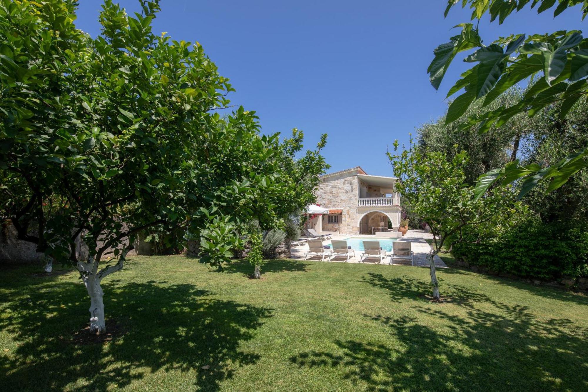 Ionian Garden Villas - Villa Pietra เวนิทเซส ภายนอก รูปภาพ