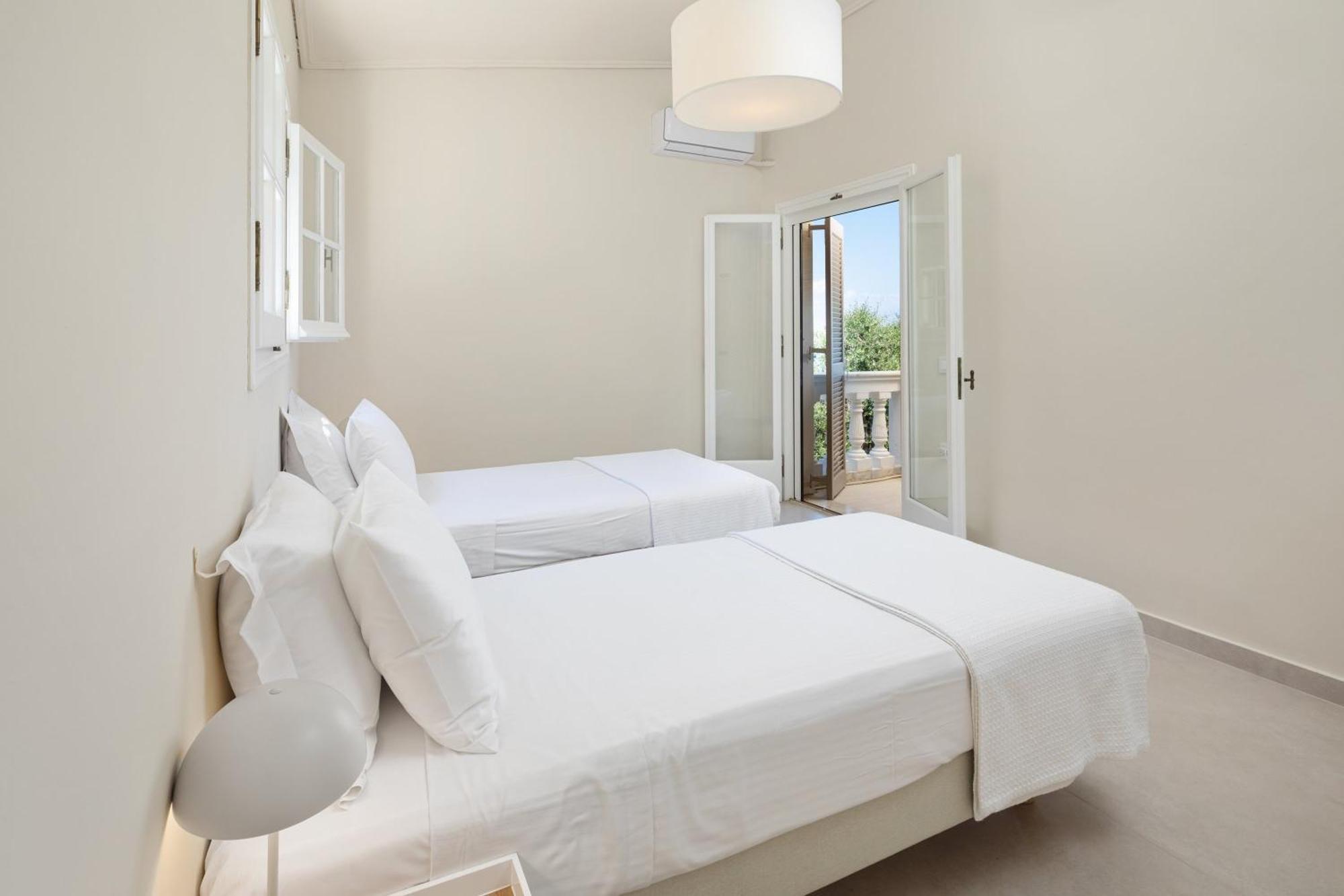 Ionian Garden Villas - Villa Pietra เวนิทเซส ภายนอก รูปภาพ