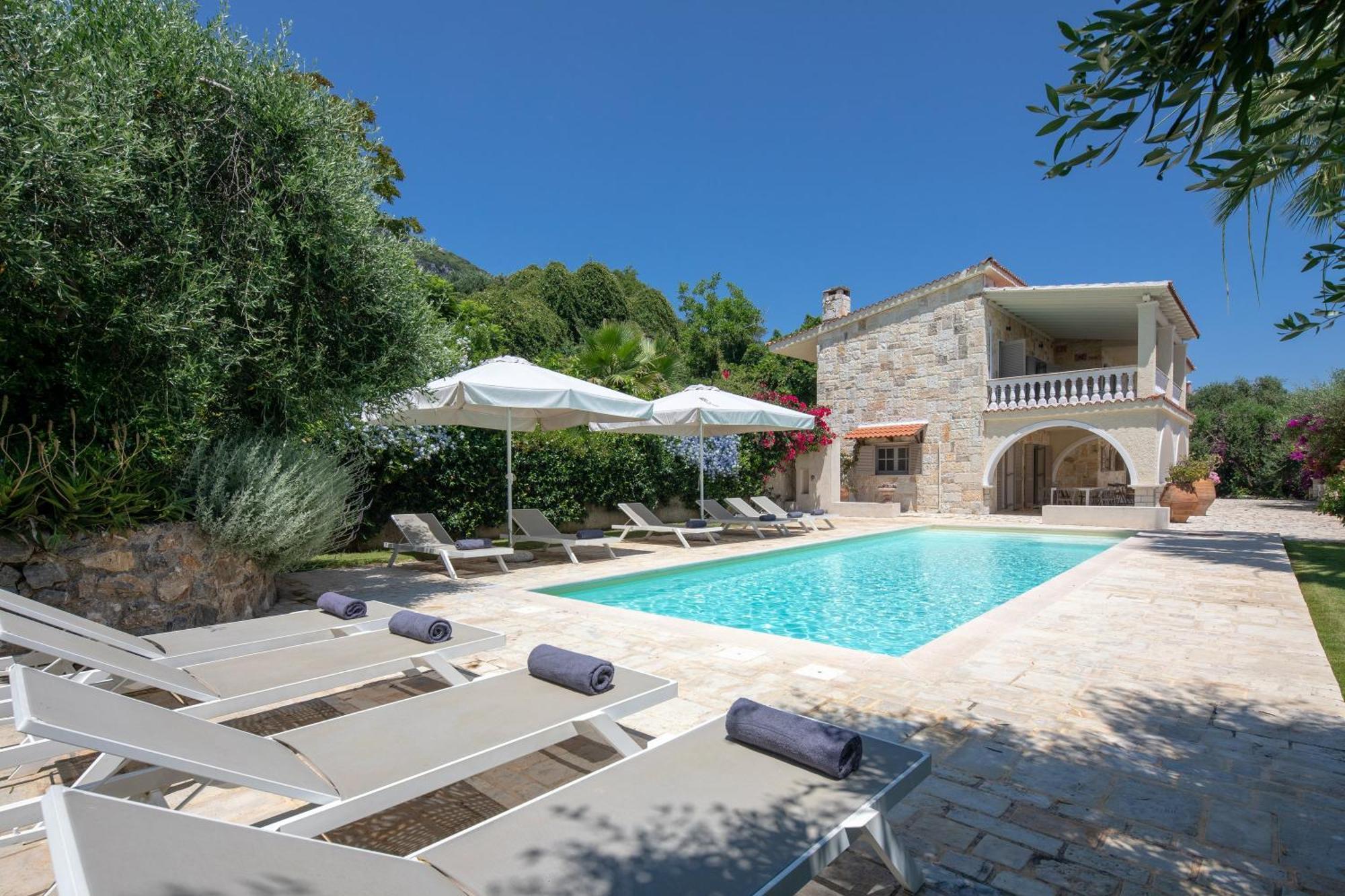Ionian Garden Villas - Villa Pietra เวนิทเซส ภายนอก รูปภาพ