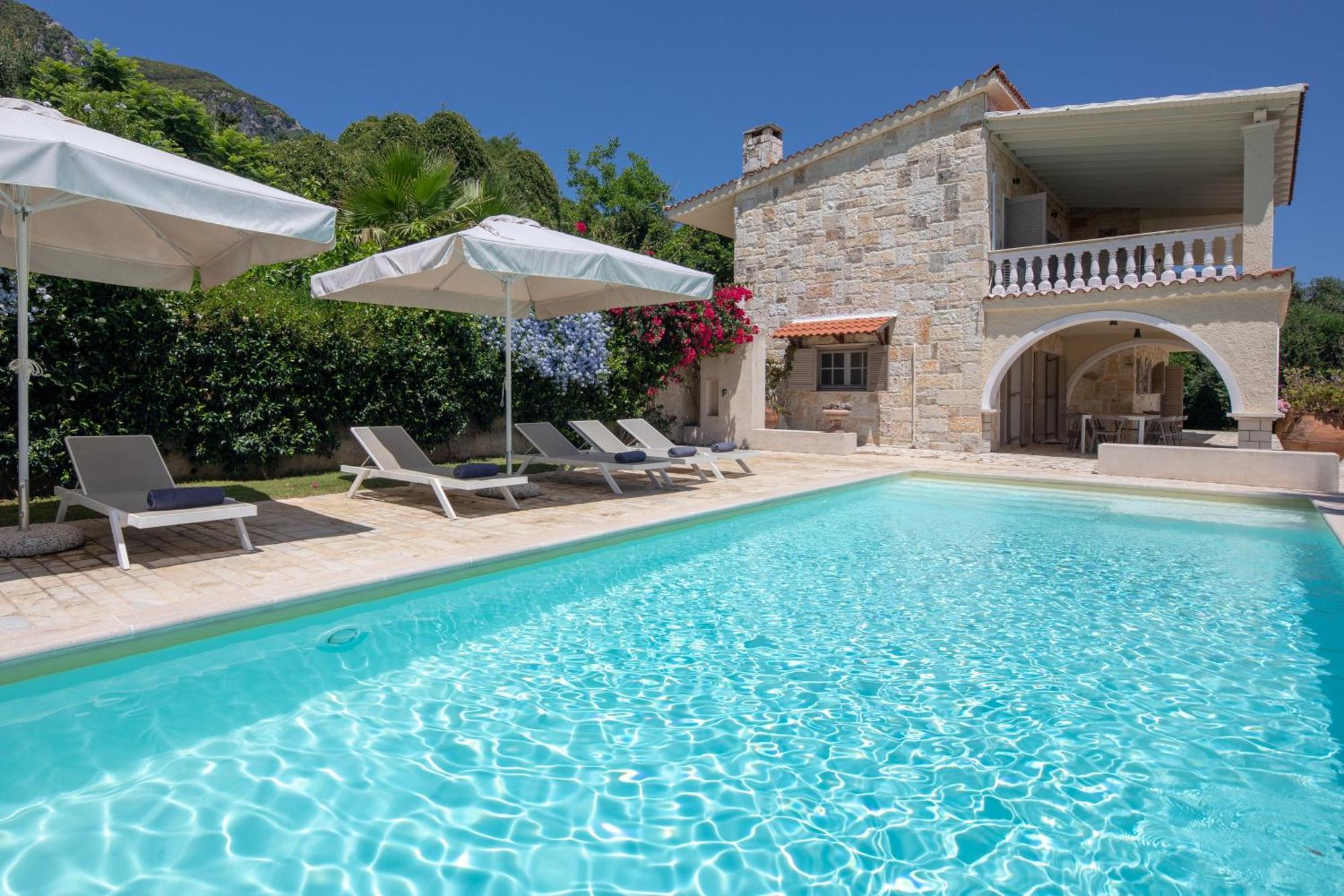 Ionian Garden Villas - Villa Pietra เวนิทเซส ภายนอก รูปภาพ