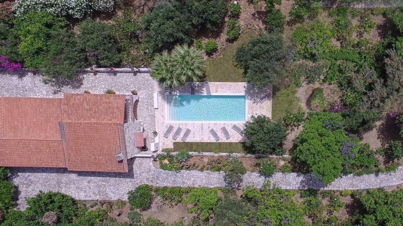 Ionian Garden Villas - Villa Pietra เวนิทเซส ภายนอก รูปภาพ