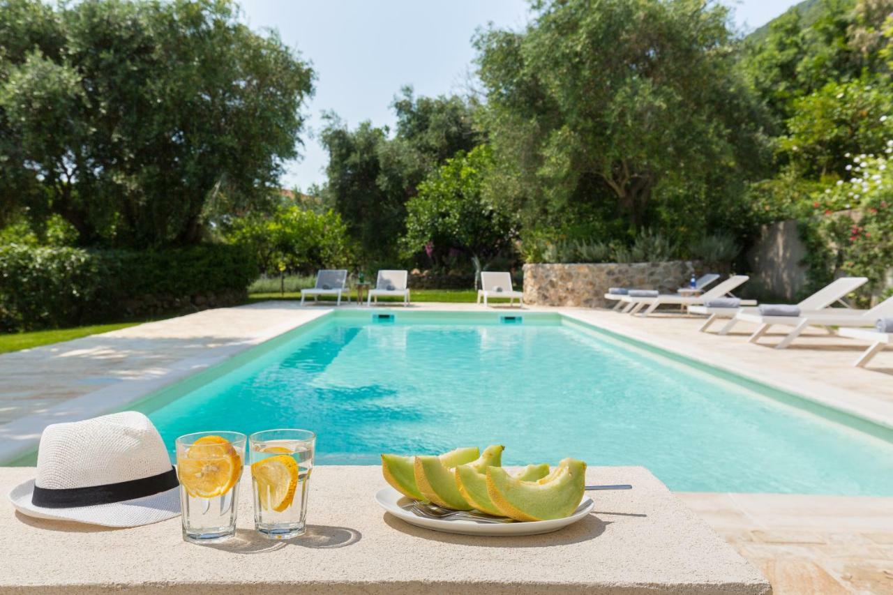 Ionian Garden Villas - Villa Pietra เวนิทเซส ภายนอก รูปภาพ