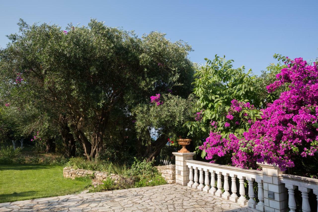 Ionian Garden Villas - Villa Pietra เวนิทเซส ภายนอก รูปภาพ