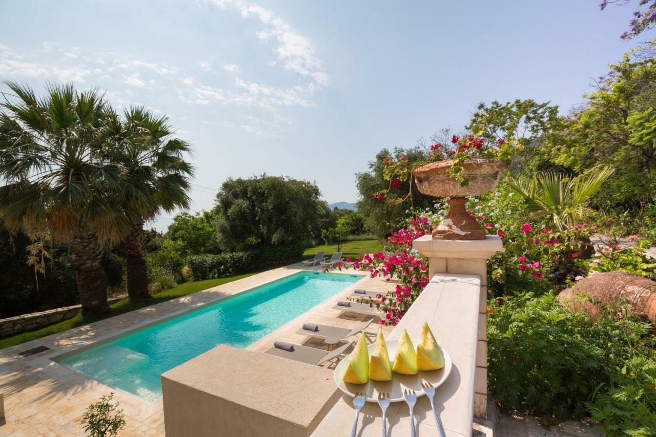 Ionian Garden Villas - Villa Pietra เวนิทเซส ภายนอก รูปภาพ