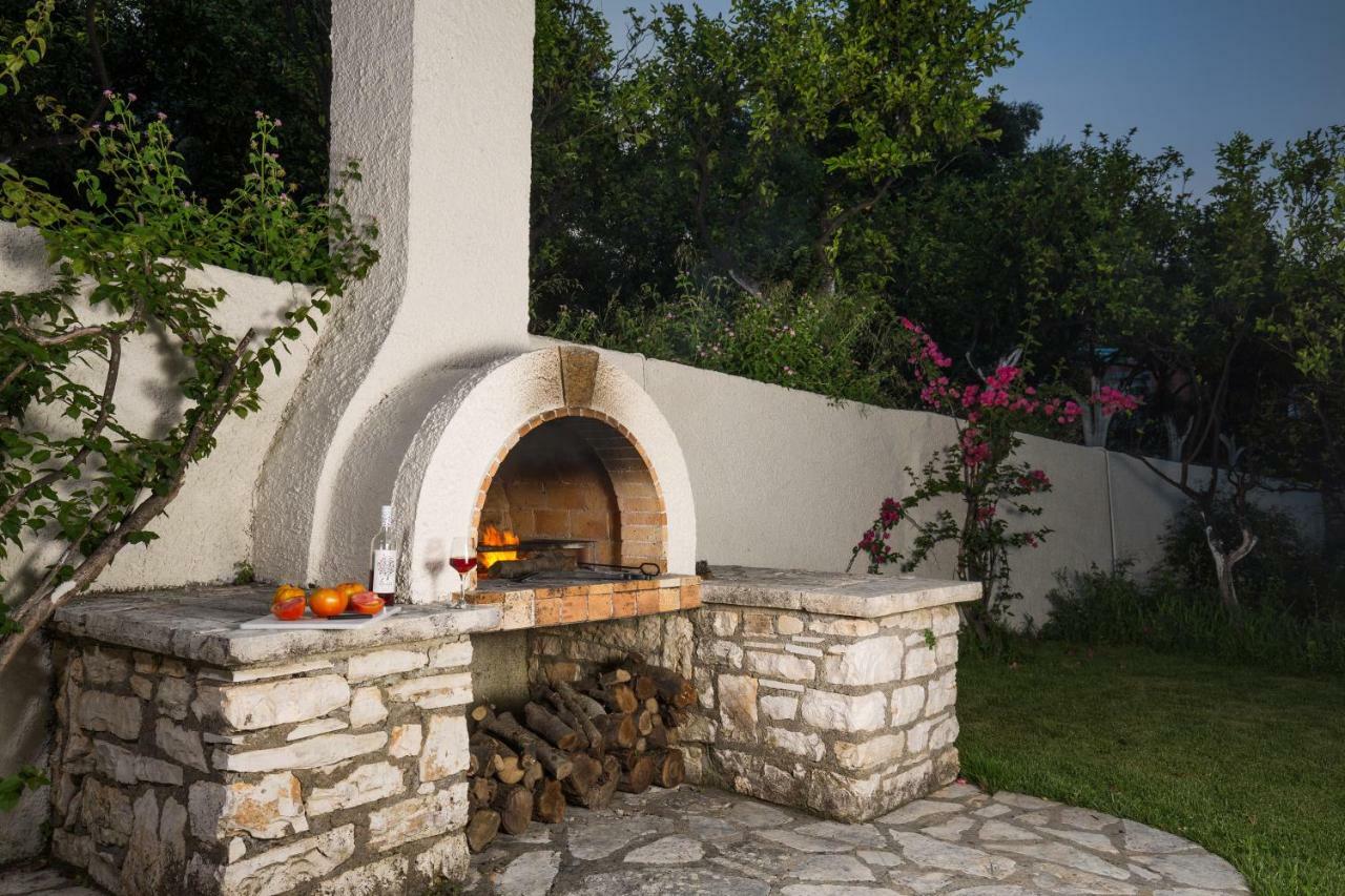 Ionian Garden Villas - Villa Pietra เวนิทเซส ภายนอก รูปภาพ